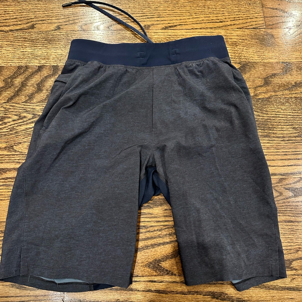 Men’s lululemon 9 inch navy small